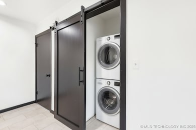 2408 S Oswego Ave, Tulsa, OK 74114 - photo 4