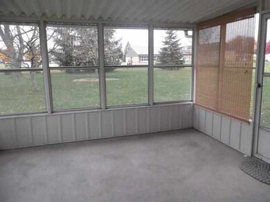 609 E 3rd St, Auburn, IN 46706 - photo 4