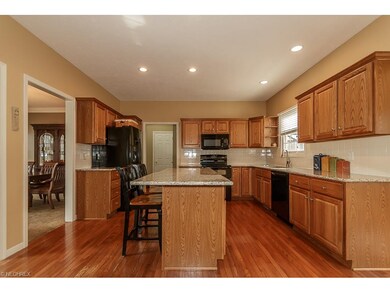 Large island Has Granite Counter Top