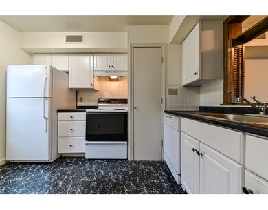 901 Windsor Dr unit 901, Framingham, MA 01701 - photo 5