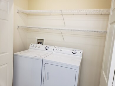 221 Taylor Cir, Pembroke, NH 03275 - photo 5