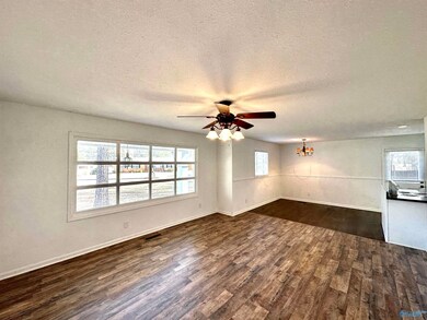 200 Monterey Cir, Gadsden, AL 35901 - photo 2