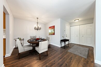 2148 Lancaster Cir unit 201A, Naperville, IL 60565 - photo 6