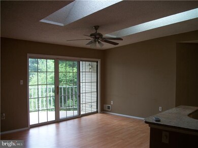 85 Cheverny Ct, Trenton, NJ 08619 - photo 3