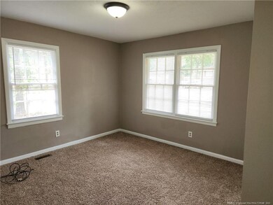 7559 Carrollburg Dr, Fayetteville, NC 28303 - photo 5