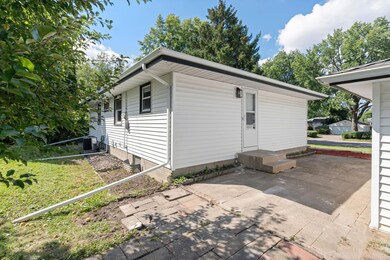 8409 67th Ave N, Brooklyn Park, MN 55428 - photo 7