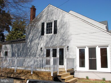 18 Washington Ave, Colonial Beach, VA 22443 - photo 5