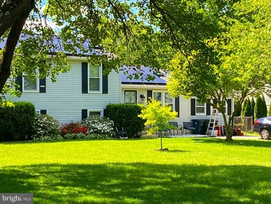 8205 Joshua Ct, Laurel, MD 20708 - photo 2