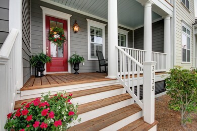 3139 Sturbridge Rd_Front Porch