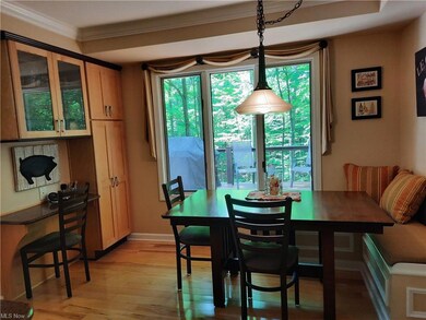 Built in breakfast nook