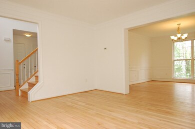 12919 Creamery Hill Dr, Germantown, MD 20874 - photo 2