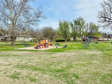 1317 E Moses St, Cushing, OK 74023 - photo 5
