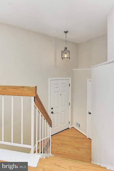 8314 Linden Oaks Ct, Lorton, VA 22079 - photo 5