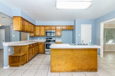 14183 Limerick Ln, Tomball, TX 77375 - photo 2