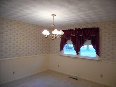 815 Whitmore St, Anderson, IN 46012 - photo 4