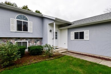 005-Front_View-3290574-small