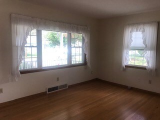 3051 W 25th St, Erie, PA 16506 - photo 2