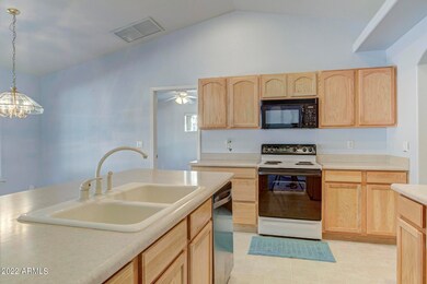 Kitchen (2)