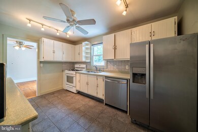 4 Hampton Rd, Ewing, NJ 08638 - photo 4