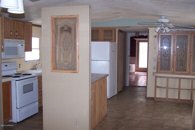 Kitchen & Dining Area