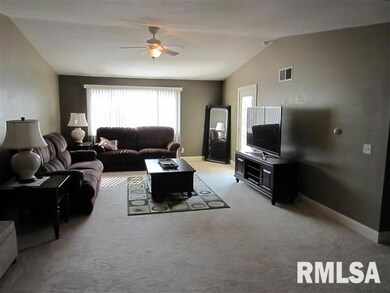2413 W 54th St unit 10, Davenport, IA 52806 - photo 5