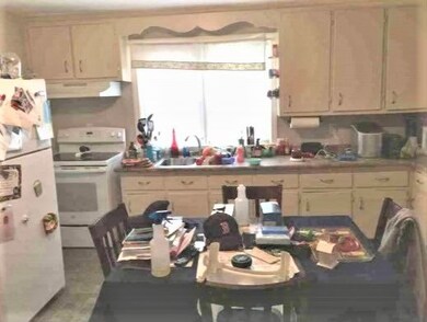 147 Carter Ave, Pawtucket, RI 02861 - photo 4