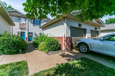 1 car detached garage. Close to UK campu