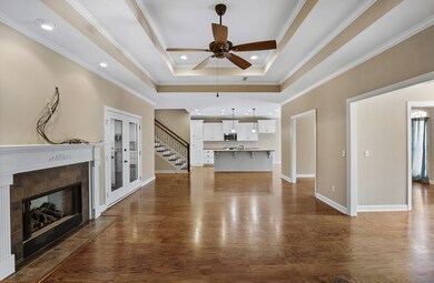Grand room with trey ceiling
