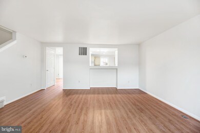 16980 Monmouth Ct, Dumfries, VA 22026 - photo 3