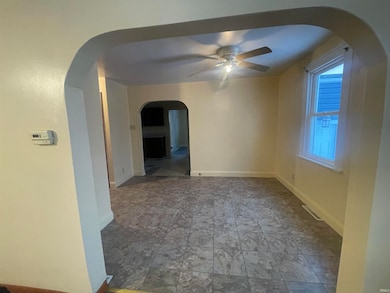 305 W New York St, Knox, IN 46534 - photo 6