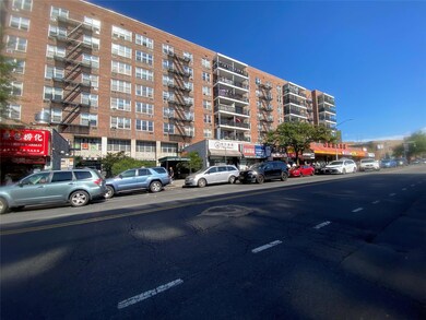 Park Regent Condominium unit 2, Flushing, NY 11355 - photo 2