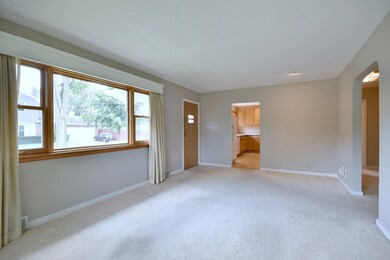 415 E Niagara Ave, Elmhurst, IL 60126 - photo 4