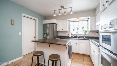 1102 S Doran-7