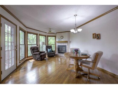 7637 Acuff Ln, Shawnee, KS 66216 - photo 3