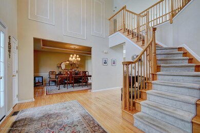 06_05Foyer_mls