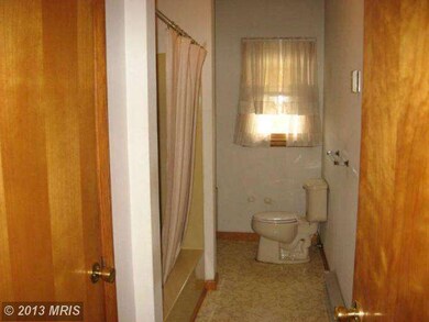 2156 Ridge Hollow Rd, Edinburg, VA 22824 - photo 5