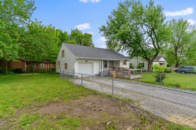 311 S Center-3