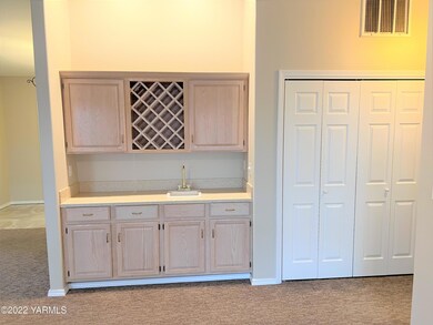 close up bar