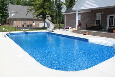 256 Froedge Dr, Lafayette, TN 37083 - photo 2