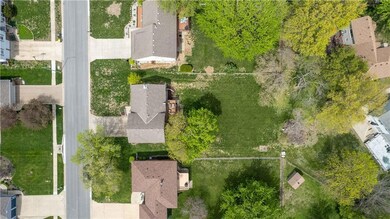 6327 Alden St, Shawnee, KS 66216 - photo 3