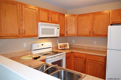 120 Cherry Blossom Ct, Schenectady, NY 12306 - photo 6