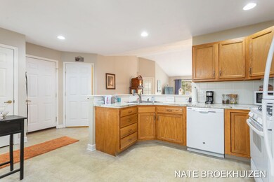 11-web-or-mls-1112-fountain-view-cir
