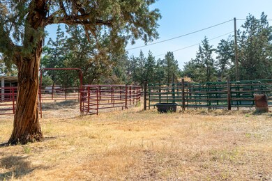 1923 NE Upas Ave, Redmond, OR 97756 - photo 5