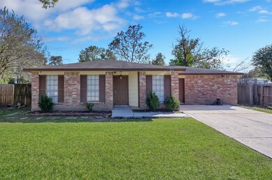 1018 Surrey Ct, Tomball, TX 77375 - photo 2