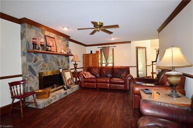 2926 Shaw St, Asheboro, NC 27205 - photo 7