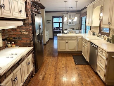 7707 Main St, Olmsted Falls, OH 44138 - photo 5