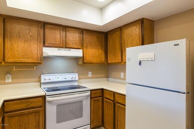 833 W 14th St-8
