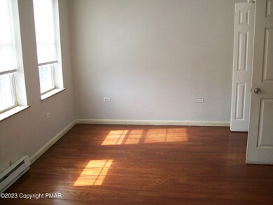 632 Main St unit . 2F, Stroudsburg, PA 18360 - photo 7