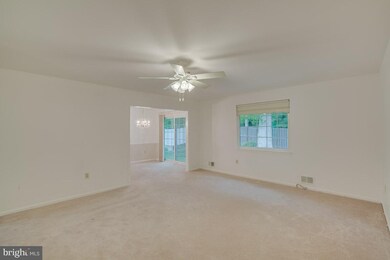 9906 Locust St, Glenn Dale, MD 20769 - photo 4