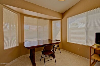 Bay window & breakfast nook
